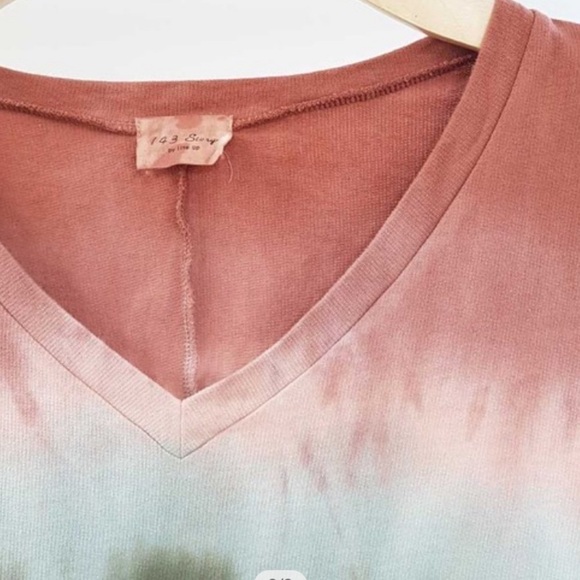Cotton V-Neck Ombré Dyed Crop Sweatshirt - Picture 7 of 14